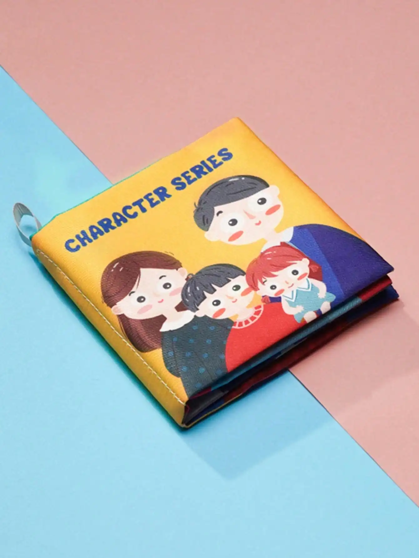 조기 교육을 위한 아기 색종이 인지 만화 천 책은 찢어지지 않고 씹을 수 있습니다.