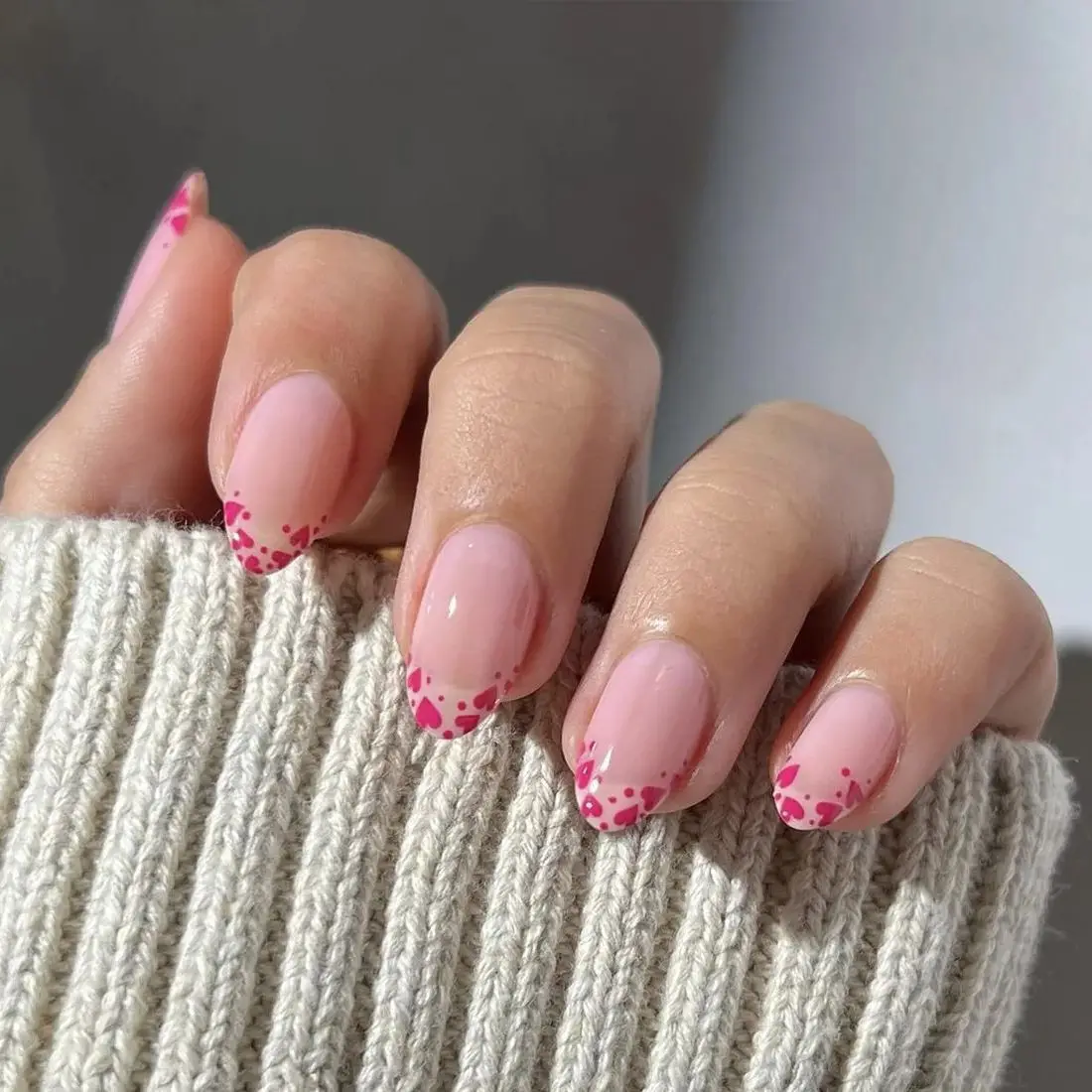 

Pink Love Heart French Cute Nail Art Valentine Gift Fashion Fake Nails Detachable Finished False Nails Press on Nails with Glue