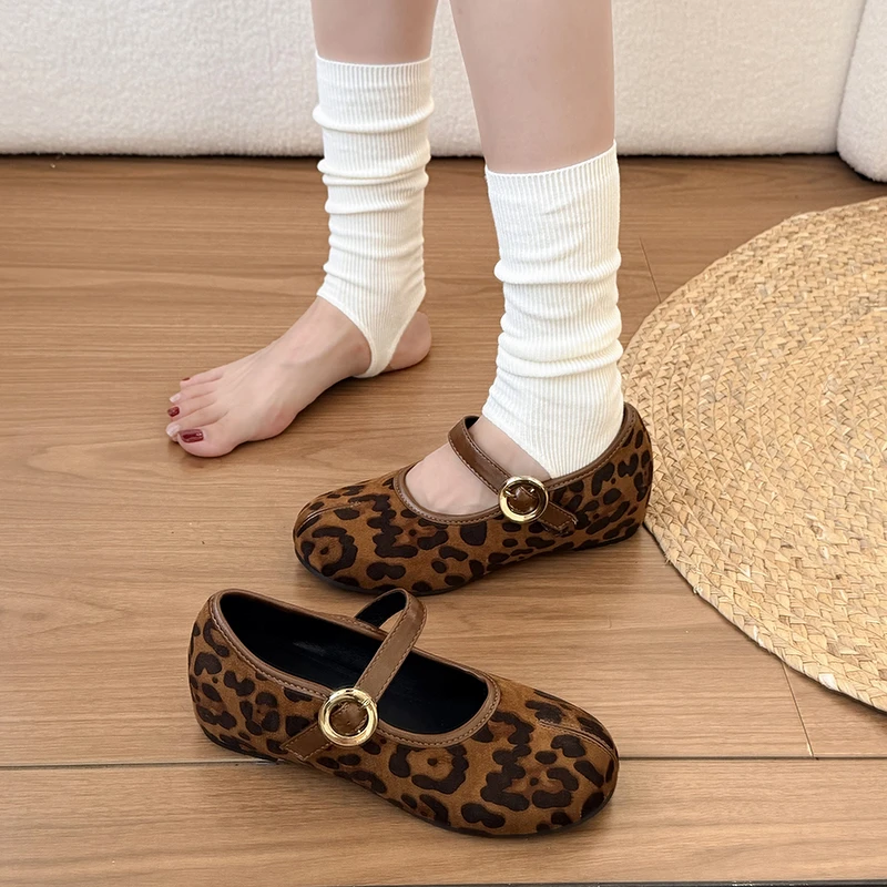 Women's Casual Shallow Flat Bottom Work Shoes Spring and Autumn Season Best-selling Large Size Leopard Design Low-cut Shoes.