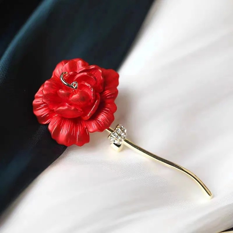 Nuevo broche de Rosa rojo encantador para mujeres con personalidad y temperamento en joyería regalos al por mayor