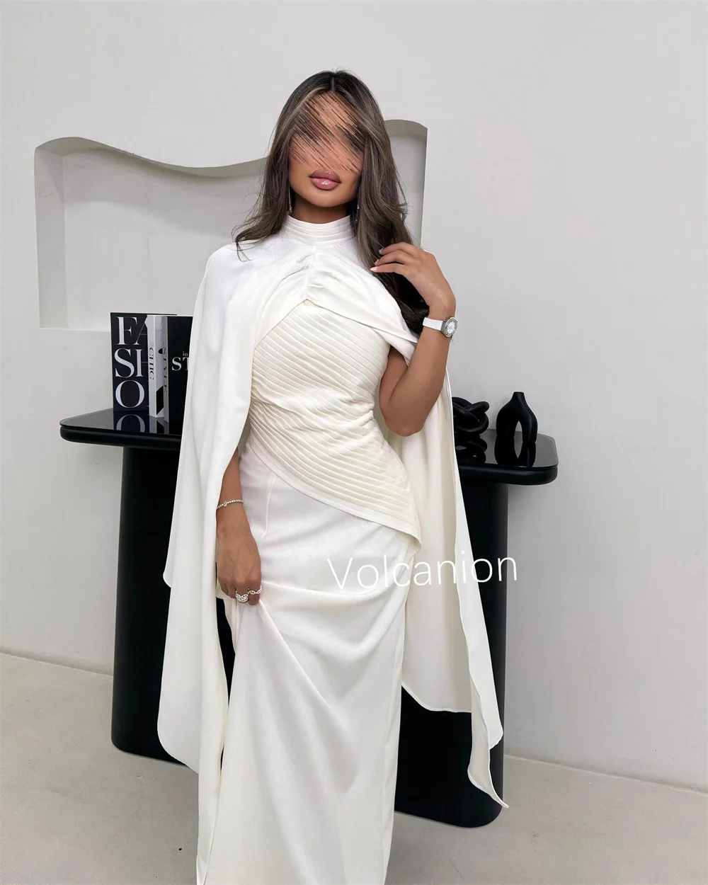 تخصيص رائعة Charmeuse الطية ألف خط الياقة العالية فساتين متوسطة الطول مناسبة مخصصة الجودة الكلاسيكية