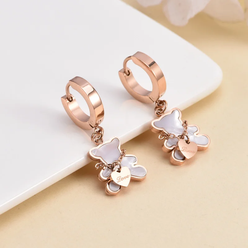 

Women's 18K Gold Korean Earrings, Cute Peach Heart/White Shell Bear Huggies, Minimalist Titanium Steel Jewelry Gift