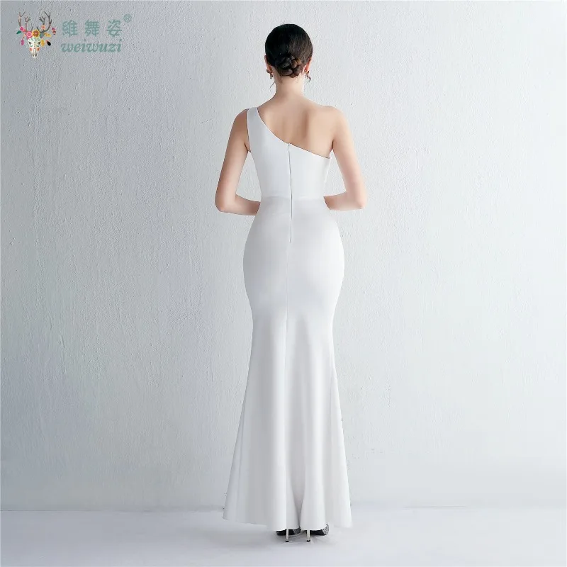 섹시한 새틴 속이 빈 싱글 숄더 비즈 바운드 네일 비드 공예 타이트 롱 피쉬 테일 스커트 신부 들러리 웨딩 생일 파티