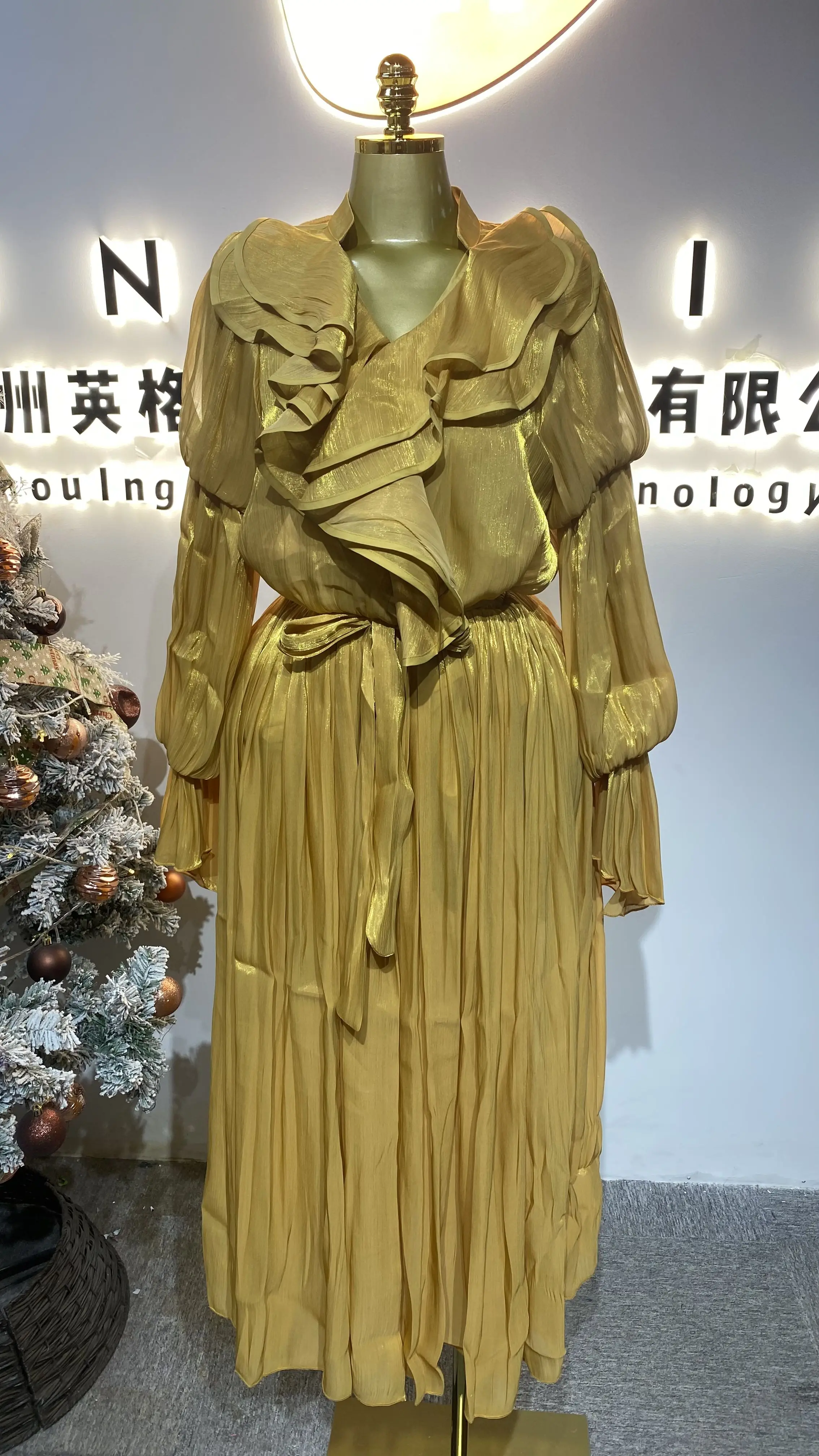 

2026 New Fashionable and Elegant Women's Patchwork Dress, Ruffled Puff Sleeves, Solid Color Evening Gown-GZXX709