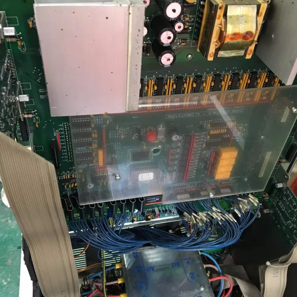 وحدة مكبرات الصوت المؤازرة Comau Robot sau2 sav2-mod المستخدمة في حالة جيدة