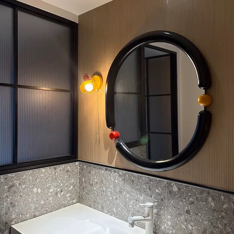 Kitty Mirror Small Appearance Modern Home Decoration for Beauty Salons Home Decor Aesthetics Toilet Mirror With Light Miroir