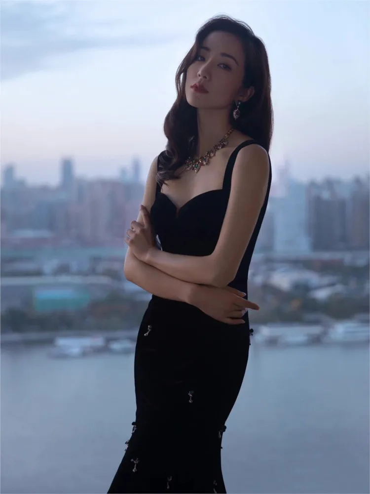 

Elegant and stylish party dress for high-end banquets gatherings