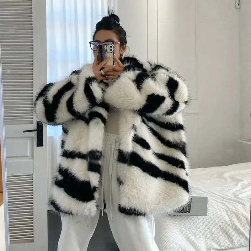 Women Soft Coats Autumn and Winter New Fashion Faux Fur Coat Elegant Thick Keep Warm Outerwear Fake Fur Woman Jackets T993