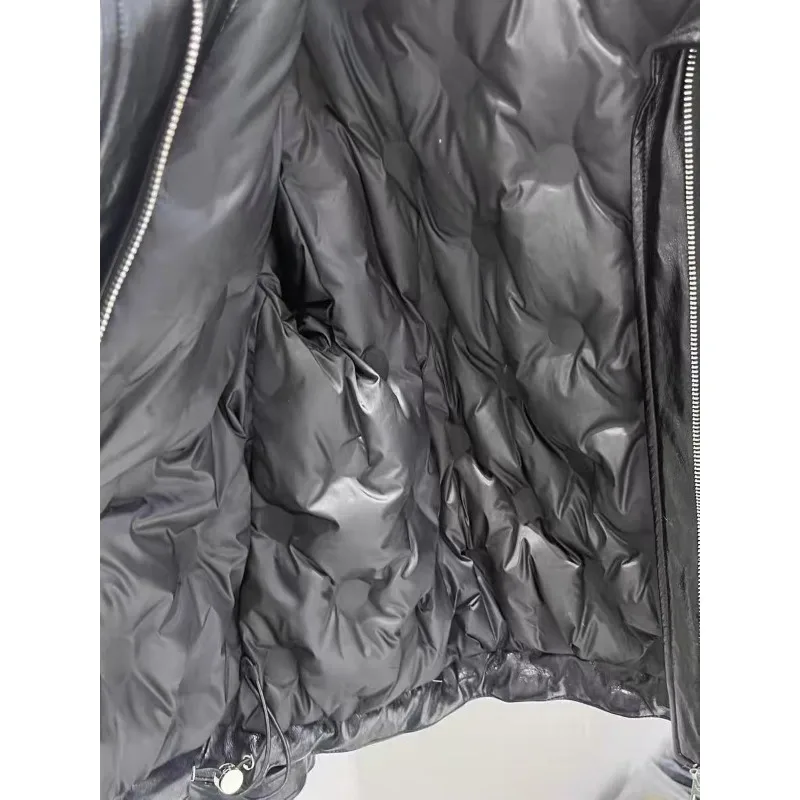 سترة نسائية من جلد البولي يوريثان على طراز هونج كونج سترة جلدية بياقة من جلد الخراف سترة شتوية جديدة خفيفة دافئة نمط التغلب في معطف خارجي