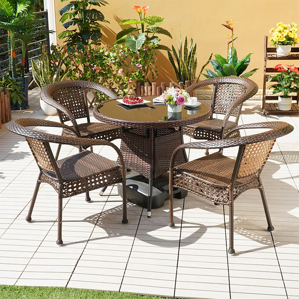 Set Tavolo e Sedie da Esterno in Rattan Moderno Minimalista 2026 a 4 Posti con Tavolino da Caffè per Balcone e Caffetteria