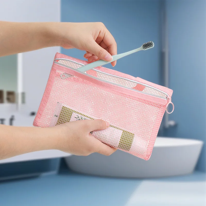

Cylindrical Storage Bag Portable Travel Toilet Bag Cosmetic Case Pink Handheld Cosmetic Bag For Travel Swimming Gym