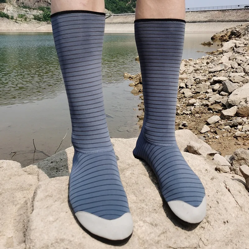 Zapatos de buceo y natación para hombres y mujeres, zapatillas descalzas de tubo alto, impermeables, secado rápido, antideslizantes, calcetines de agua para vadear en la playa