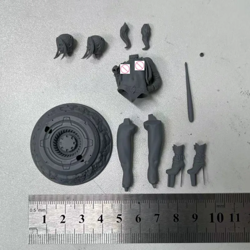 1/24 Scale Pretty Baseball Girl (2 Heads) Resin Figure Model Kit Fantasy Hobby Miniature Unassembled and Unpainted 3D printing