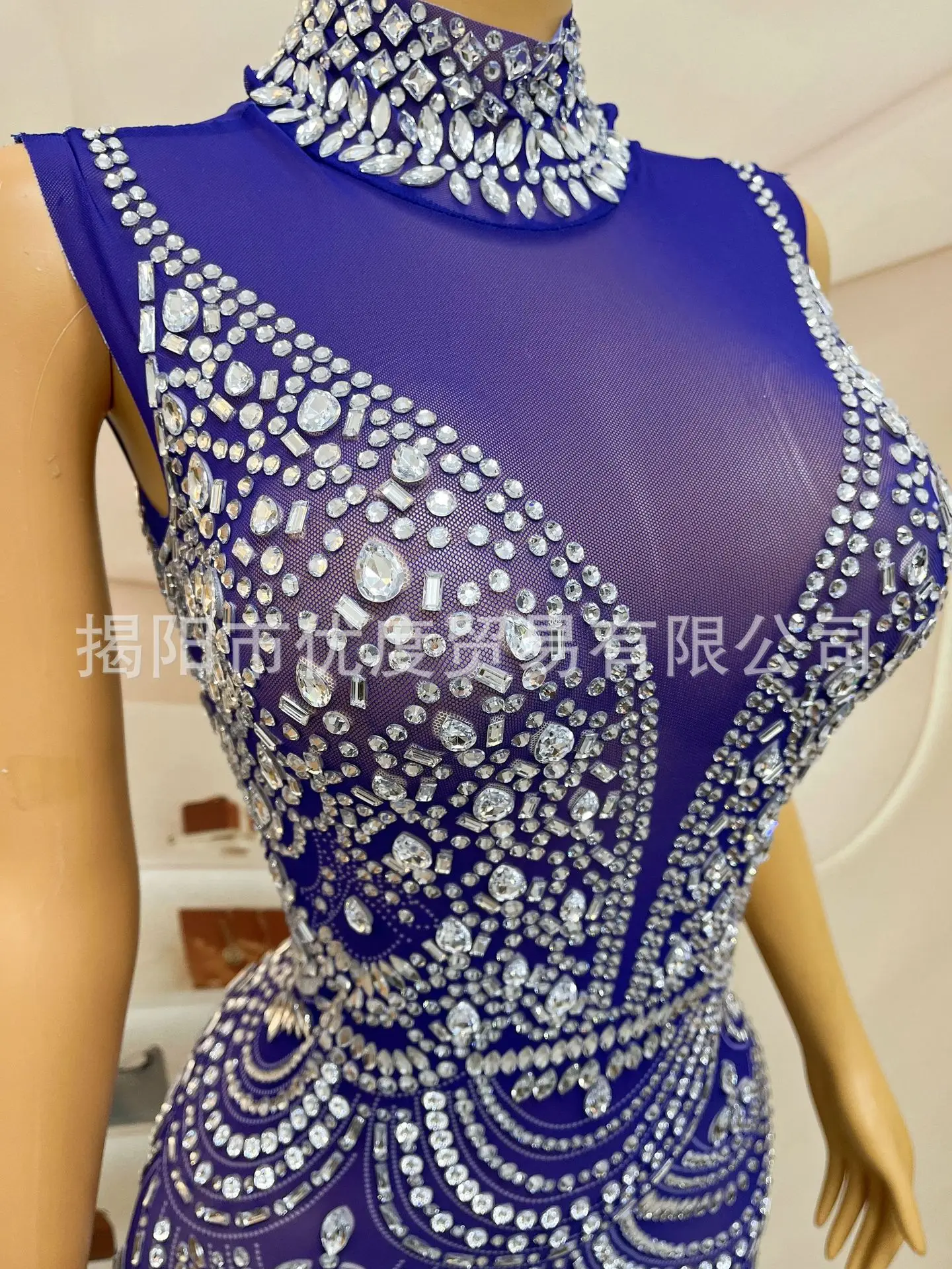 ブルーパーソナリティクリスタルブライトラインストーンメッシュドレス誕生日パーティーパフォーマンスロングドレススリーリーブスブルーローブバルデプロモ