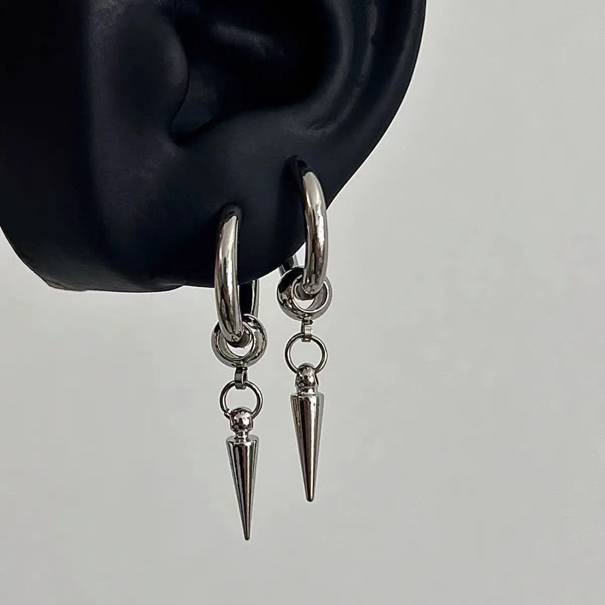 Korean Fashion Punk Rivet Goth Earrings Women Cone Pendant Earrings Geometric Punk Style Hip-hop Dangle Earrings For Men Jewelry