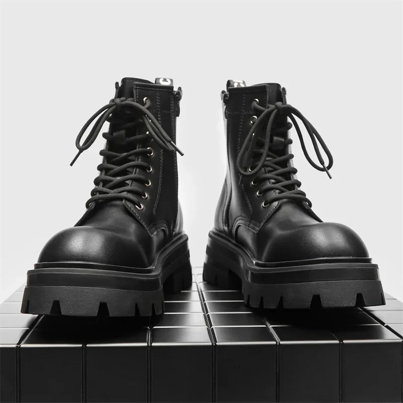 

2025 Men Boots Motorcycle Platform Leather Luxury Trainers High Heels Sneakers Lace Up Zip Autumn Black Shoes