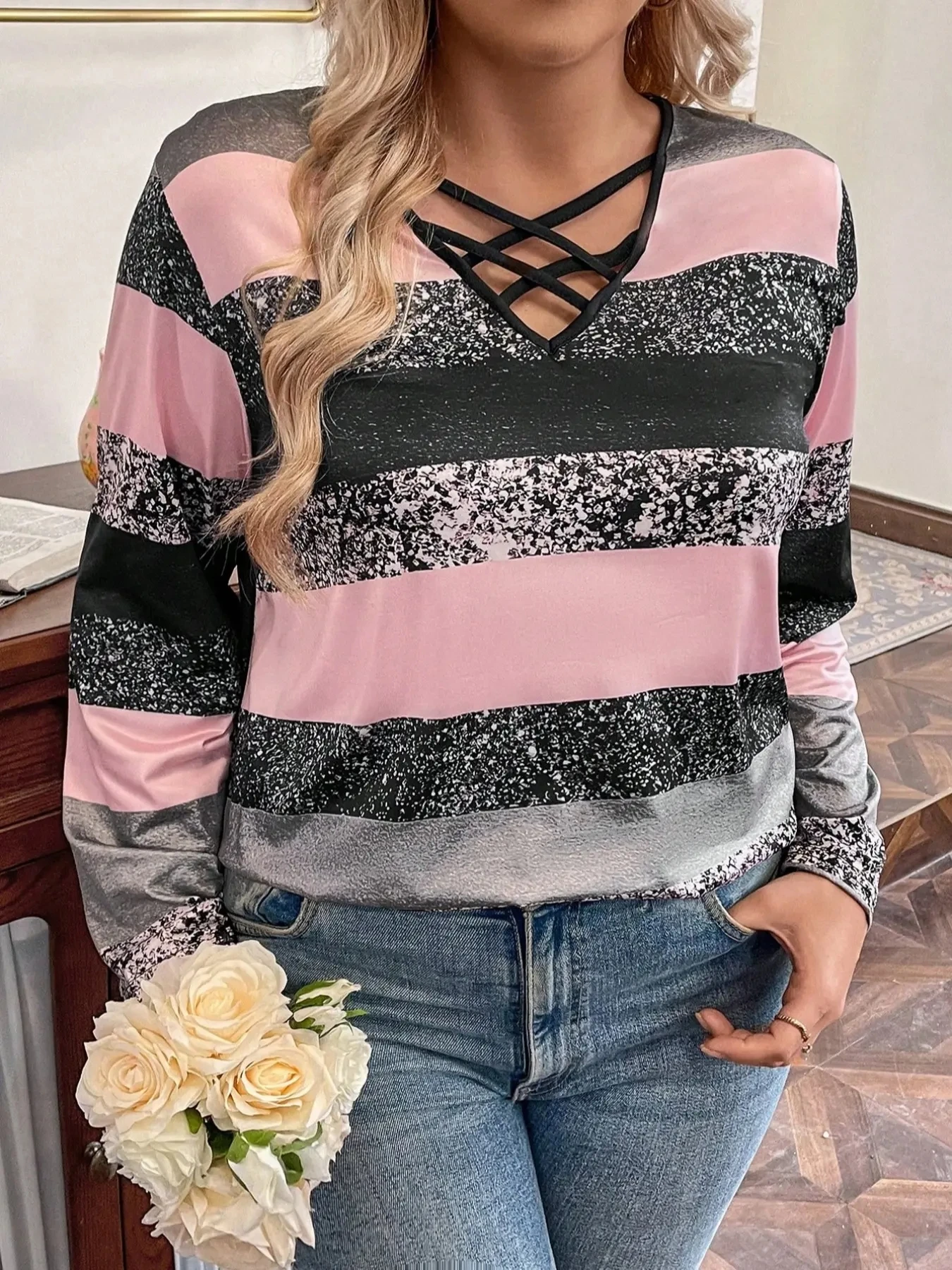 

Popular Autumn Plus Size T-shirt Fashion Casual Loose Cross V-neck Versatile Color Block Stitching T-shirt Long-sleeved Top