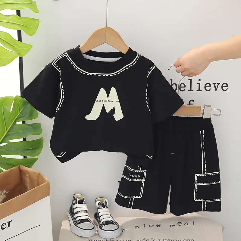 

2024 Designer Baby Boy 18 Months Old Summer Clothes for Kids Cute Letter Print Short Sleeve T-shirts and Shorts Boys Outfits Set