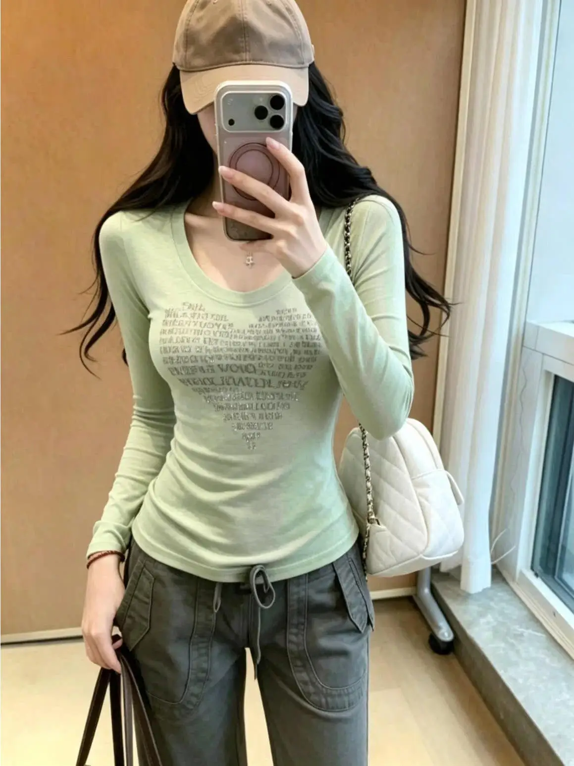 Korean Style Long Sleeve Slim Fit T-Shirt Women's Autumn New Design Rhinestone Heart Shaped Top Fashionable Casual Wear