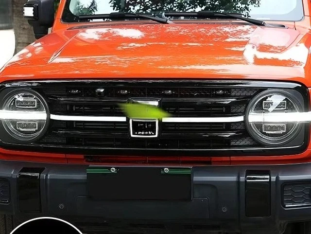 New Grille Light Bar Illuminated Crystal Car Emblem Front Logo Running Lamp Lighting Kit For GWM Tank 300 Accessories