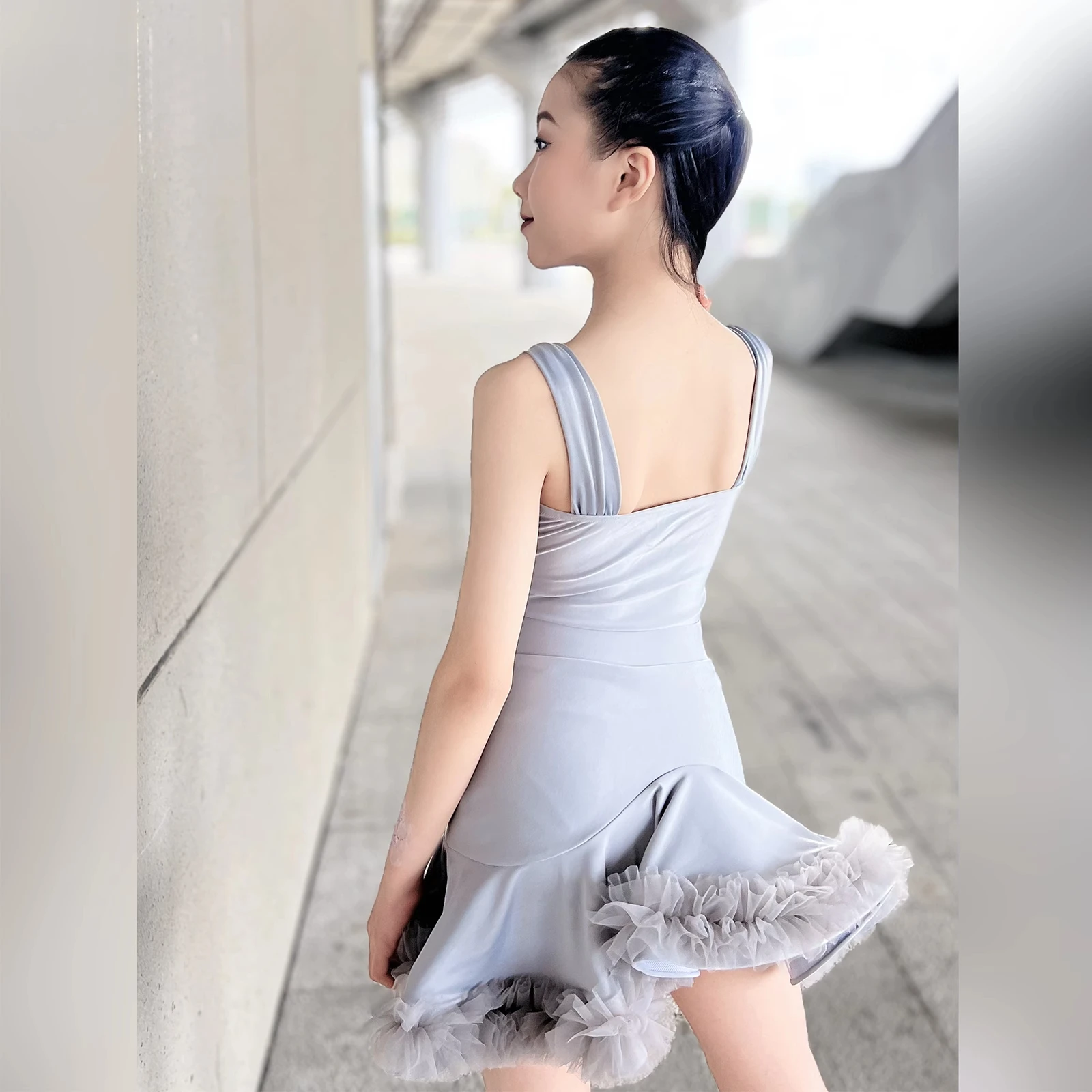 子供ラテンダンスドレス競技衣装グレーサスペンダートップススカート女の子社交ダンス服練習ドレス