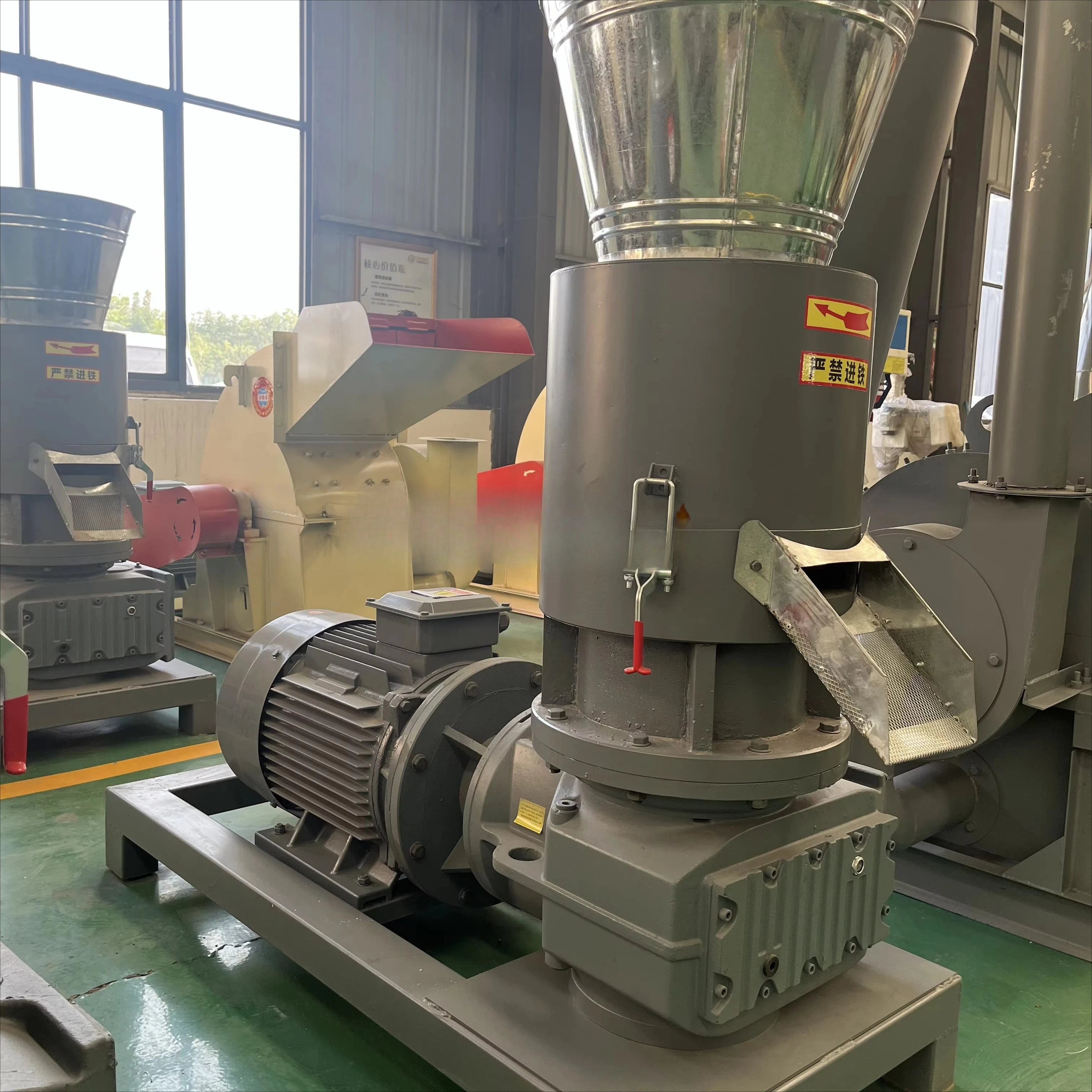 High Quality Flat Die Biomass Pelletizer Wood Granulator Sawdust Pellet Press Machine Wood Pellet Machine Rabbit Feed Pellet Mil