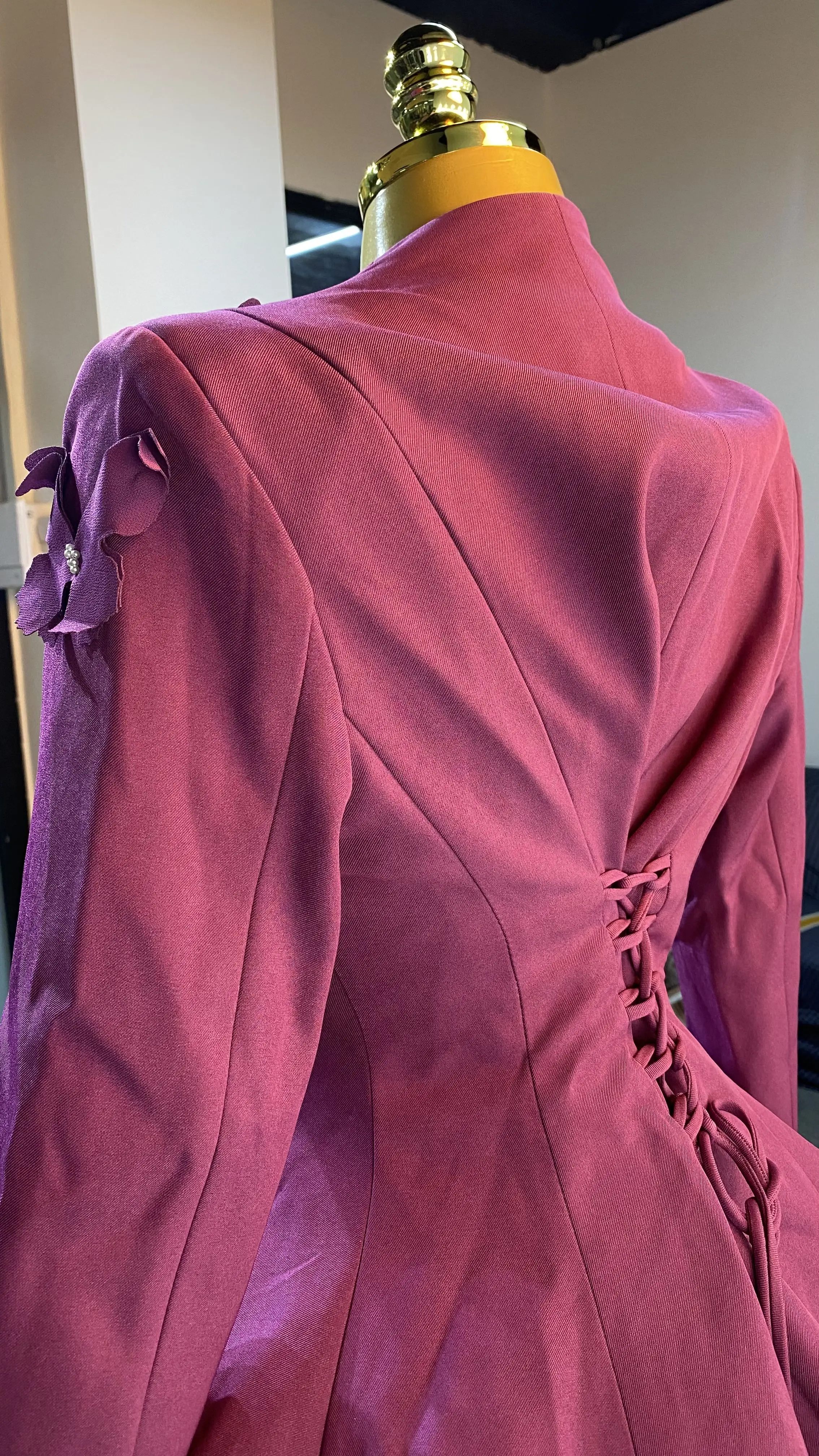 فستان أنيق غير منتظم، رقبة دائرية نسائية كاجوال، أكمام منتفخة وردية، تنورة مطوية كلاسيكية-GZXX276