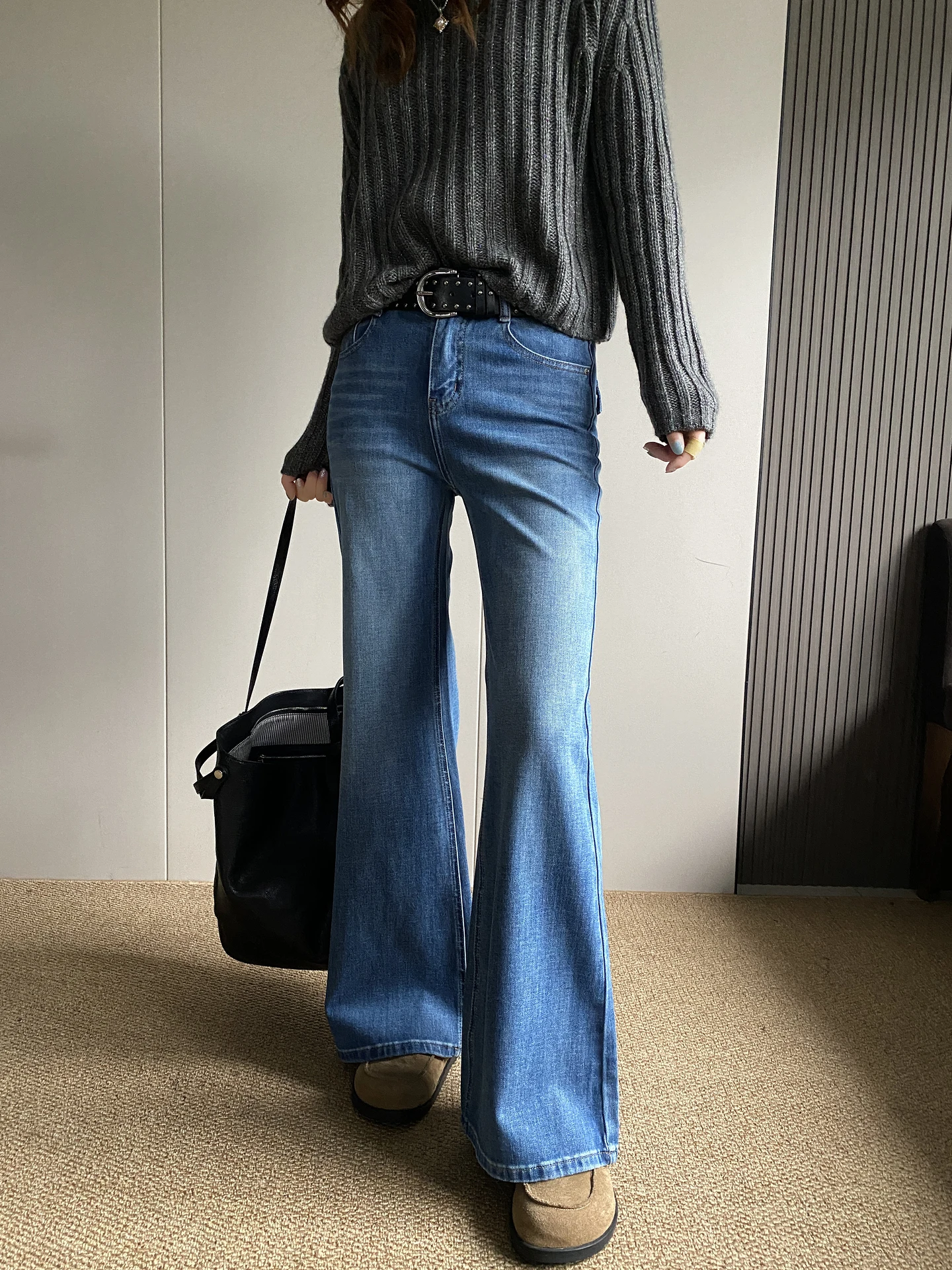 ハイウエストフレアジーンズ レディース 春2026新作 ルーズフィット スリミング 伸縮性 フロア丈 ベルボトム カジュアルデニム