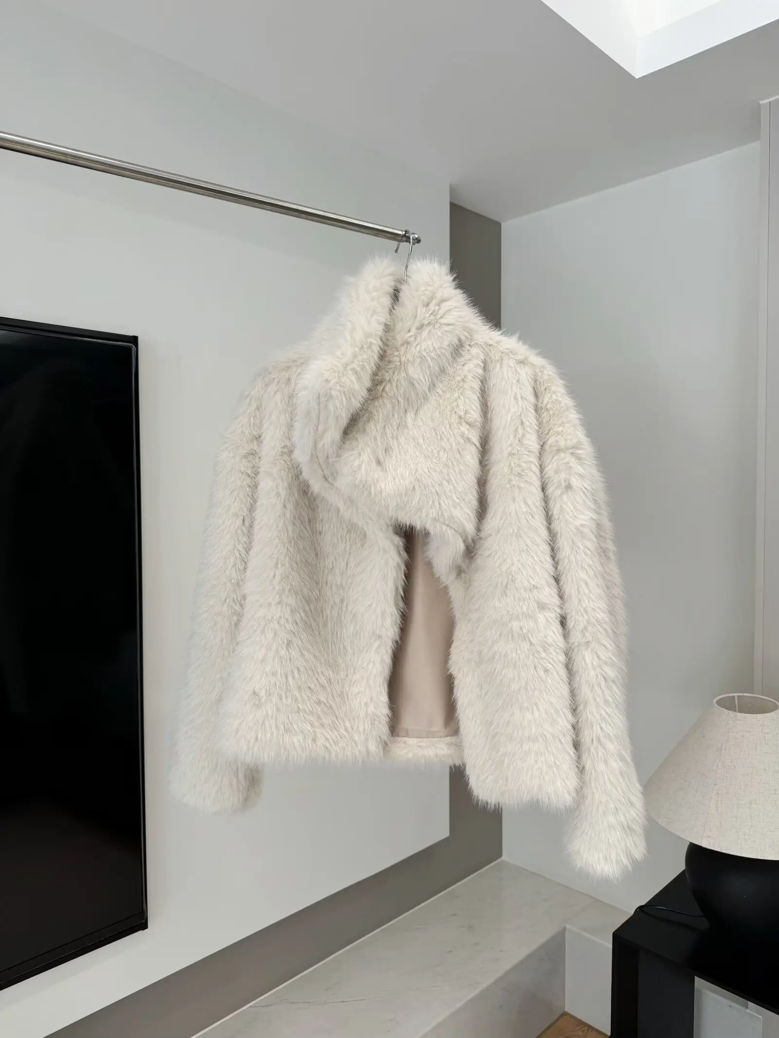 

WOMAN 2026 Spring Fashion Casual Collar Artificial Fur Coat Retro Versatile Long Sleeve Chic Outerwear Mujer