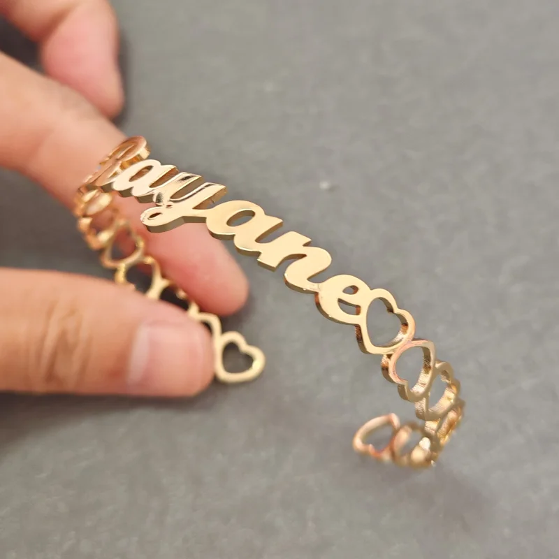 

Customized Name Bracelet Bangles Luxury Stainless Steel Heart Stitching Personality Bracelet Female Jewelry Couple Birthday Gift