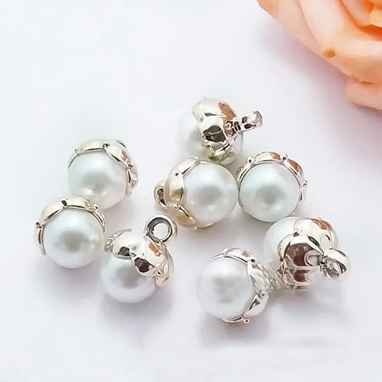 

30 шт./лот, 15 мм, новый продукт, жемчужная пуговица в форме лепестка, металлический держатель, сделай сам, рубашка на пуговицах, юбка, украшение, сшитая вручную одежда N629