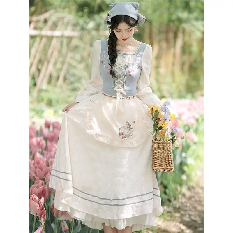 

Летний женский костюм в стиле лолита: хлопок, лён, вышивка, пэчворк, имитация двух предметов