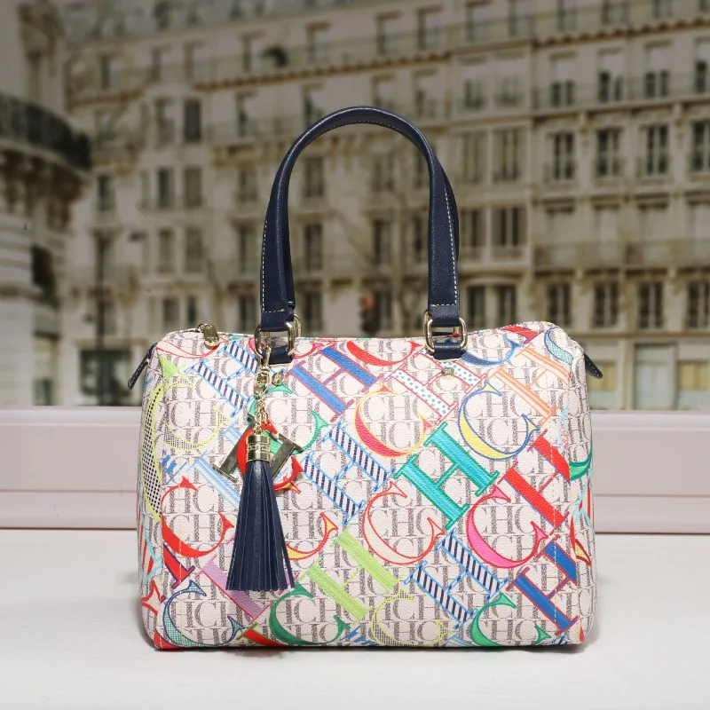 

Professional Shoulder Bag Suitable for Commuting Work Travel Premium PU Material Water Resistant Spacious