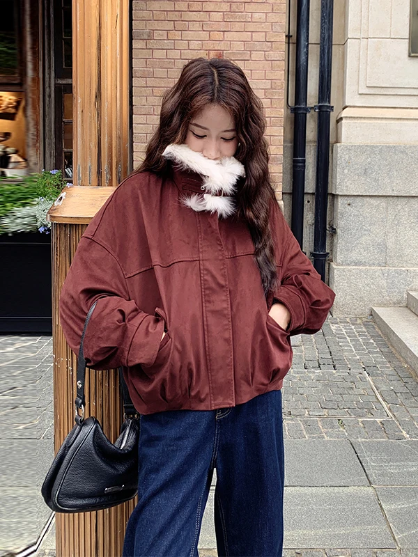 

Кожаная бархатная куртка Reddi Brown с меховым воротником для женщин, зимняя коллекция 2025, новая модная теплая верхняя одежда