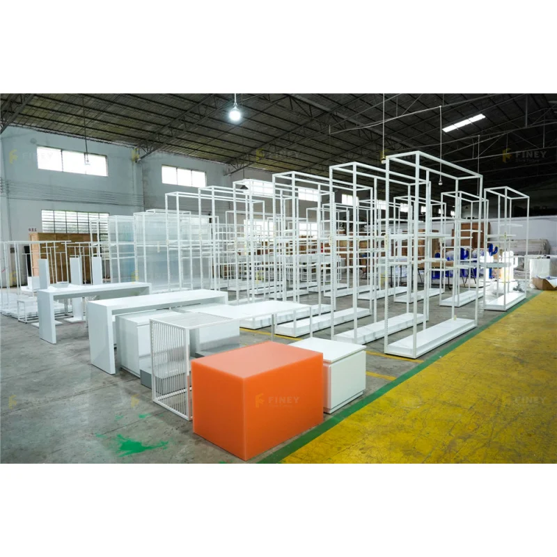 custom.Retail Cloth Shop Fittings Wooden Clothes Boutique Wall Display Rack Adjustable Metal Clothing Store Display Stand