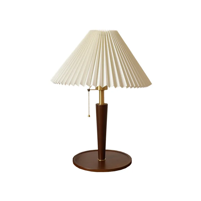 

Nordic retro vintage desk lamp, medieval French bedroom bedside solid wood