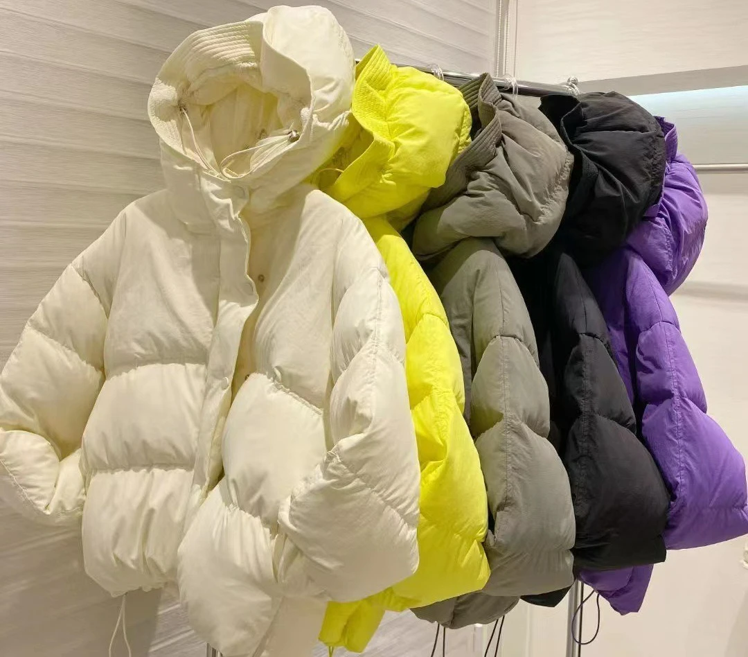 Krótkie parki damskie płaszcze z kapturem jednolite zapinane na zamek ze sznurkiem w pasie prosty krój grube do biura codzienne jesień zima 2025