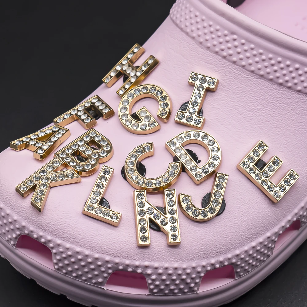 1 stücke Metall Gold Luxus Buchstaben Schuh Charms für Clog Alphabet Schuhe Dekorationen Pins für Frauen Mädchen Sandale DIY Party Gunst Geschenke – Detail 4