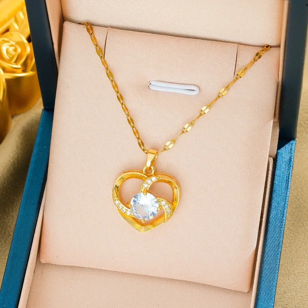 Колье с микроинкрустацией дизайном выходит очарование интернет-знаменитости.