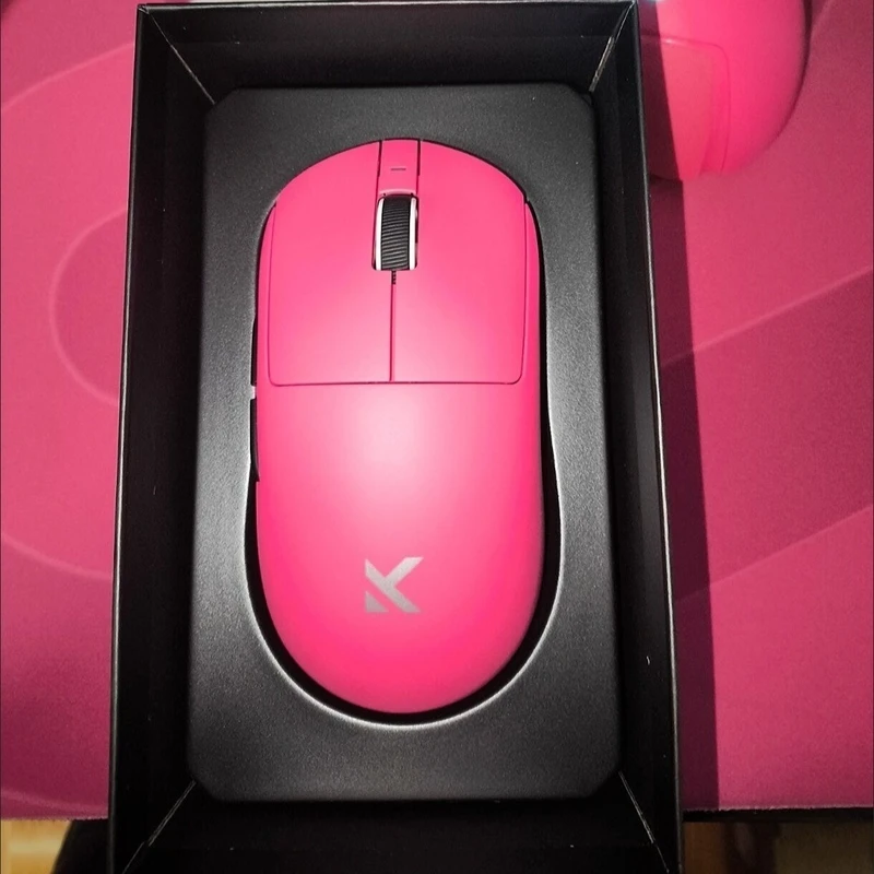 MCHOSE A7 Ultra Mouse Esports GamesTre modalità Pro Wireless Bluetooth PAW3395 Mouse da ufficio leggero per laptop Supporto Ergonomia