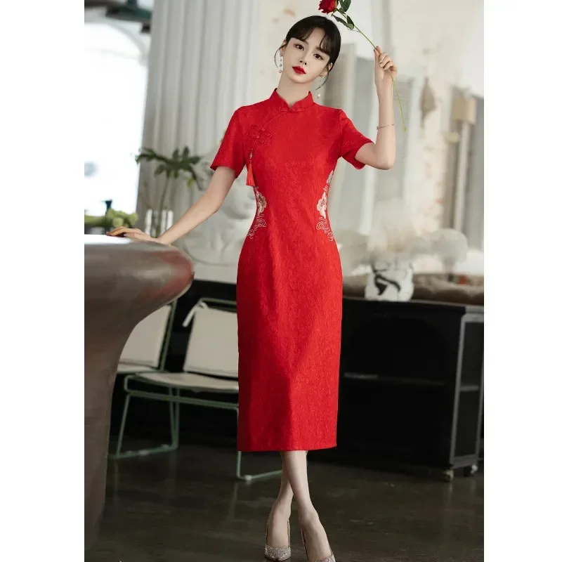 2024 Migliorato Cheongsam Retro Cinese Tradizionale Qipao Abito Rosso Spettacolo Teatrale Capodanno CNY Abito Asiatico