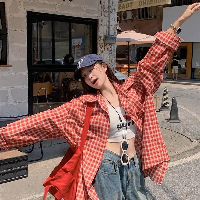 Harajuku Damen Rote Karierte Hemden Frühling Sommer Streetwear Hemden Langarm Kragen Knopfverschluss Retro Sonnenschutzkleidung – Detail 9