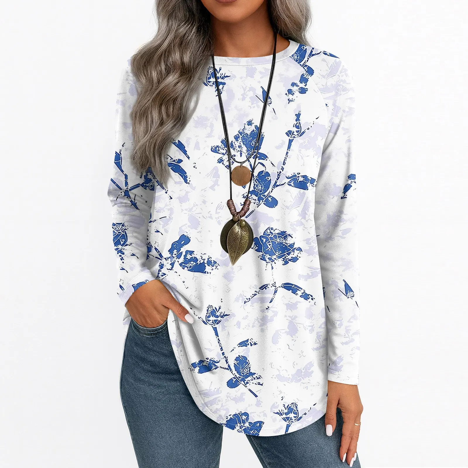

Women'S Tops White Blue Rose Print Long-Sleeve Top Crew-Neck Pocket Blouse T-Shirts Casual 2026 Trendy Stylish Apparel Traje