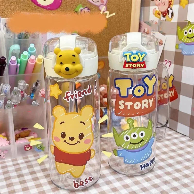 Taza portátil de dibujos animados de fresa Disney Winnie The Pooh, práctica de bricolaje pegatina, Linda taza de paja espacial transparente para niña