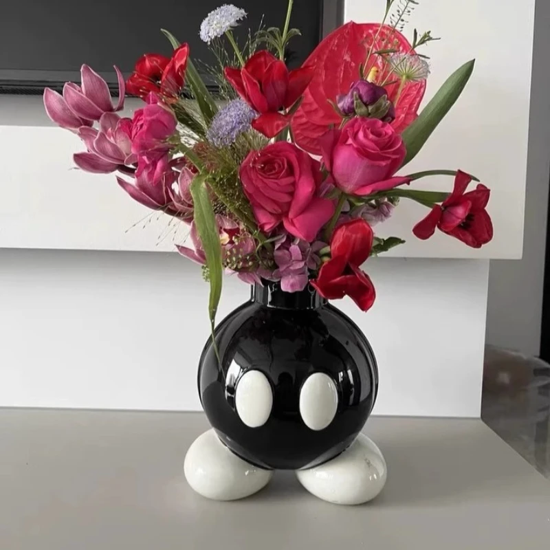 

25cm Creative Home Decoration Black Mickey Vase Living Room TV Cabinet Cartoon Desktop Sculpture Decoration Cute Black Vase Gift