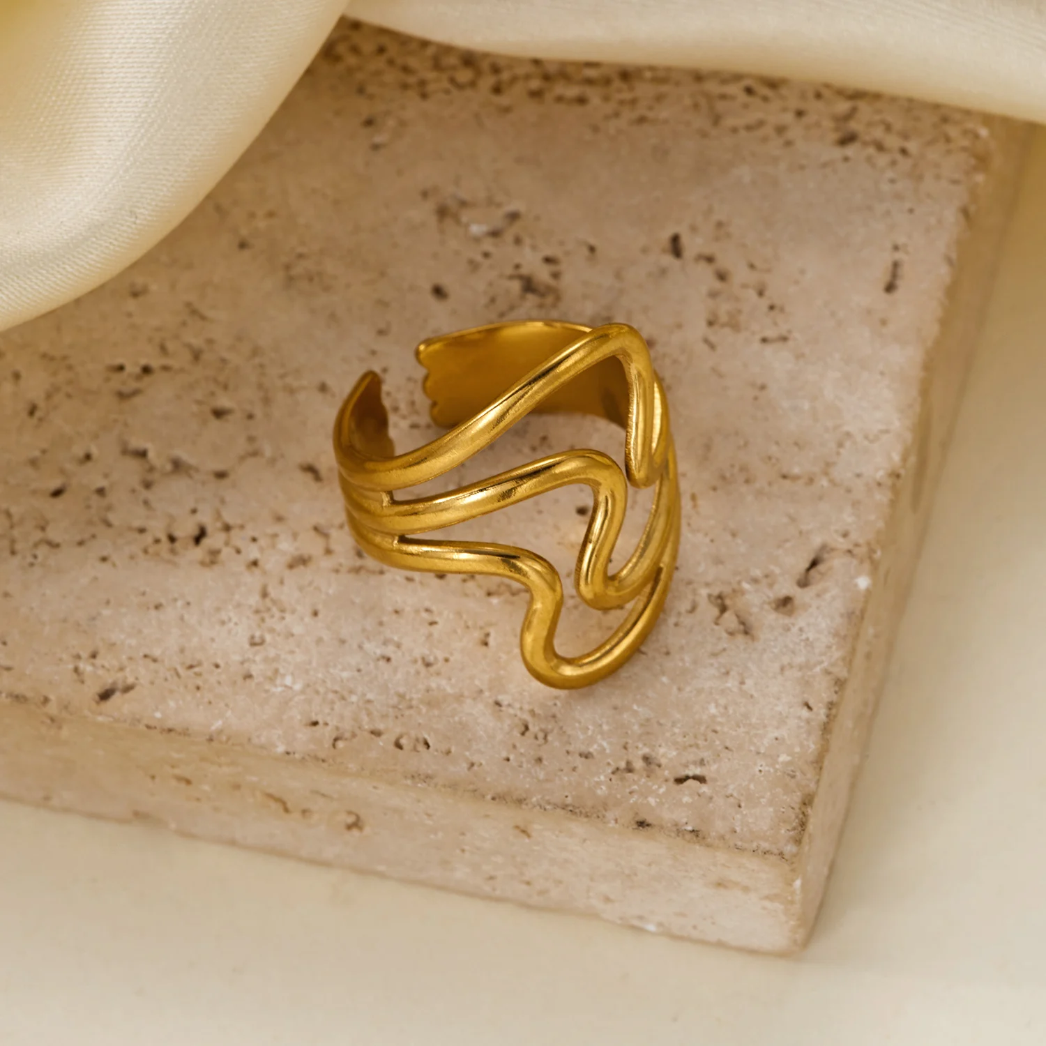 Gmai Vintage Unregelmäßige Edelstahl-PVD-beschichtete Ringe Set für Frauen Retro Hohl Geometrische Stapelbare Ringe Party Schmuck Geschenk – Detail 5