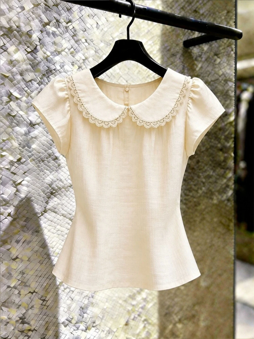 Sweet Elegant Versatile Lace Splice Sun Protection Top Fashionable Summer 2026 Commute Style Short Sleeve Breathable Regular Fit