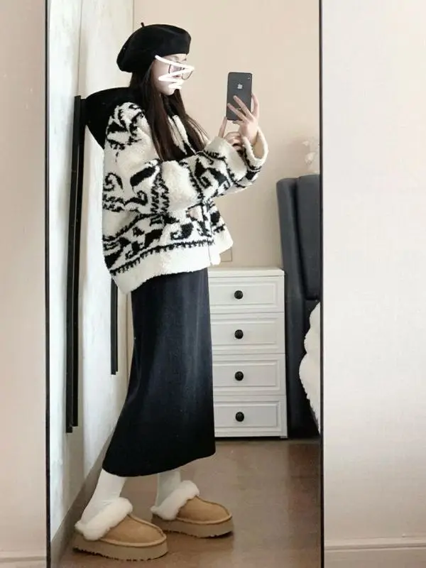 

Korean Style Fashionable Knitted Set Women's Thickened Warm Plush Coat Skirt Two-Piece Set Casual Commute Winter Wear