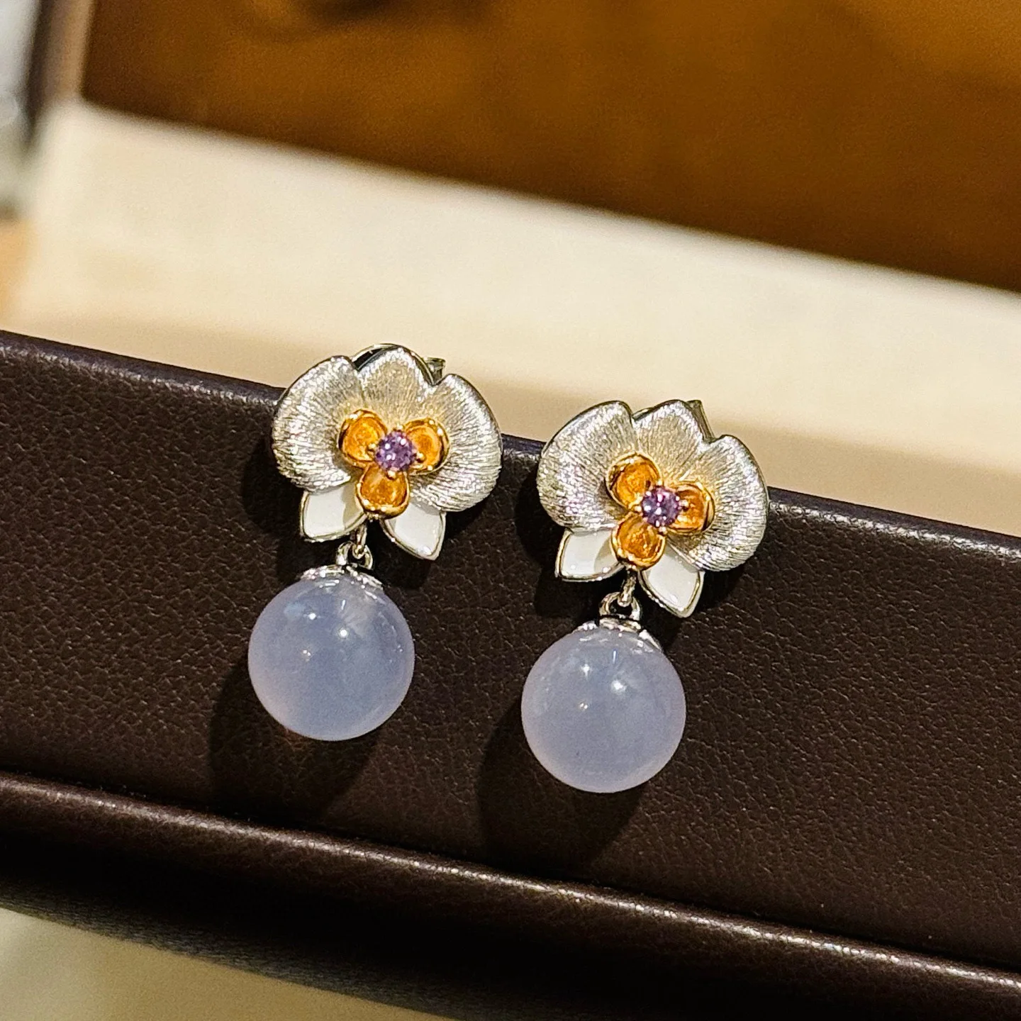 

Серьги-гвоздики из 100% стерлингового серебра 925 пробы с матовыми бабочками и фиолетовыми бусинами для женщин, ювелирные изделия