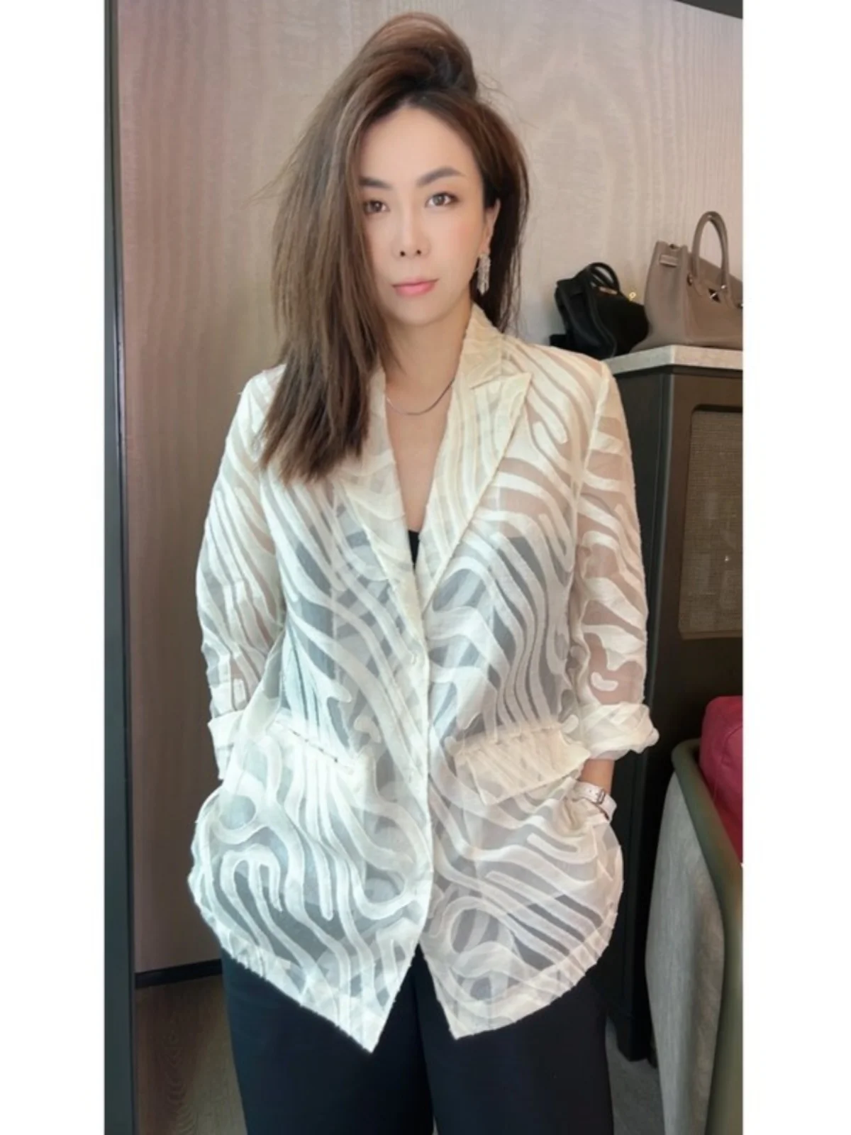 

Textured Floral Cut-Out Suit by Baatone in Silk Long Sve Commute Sle with Single Button Cuff Regular Length